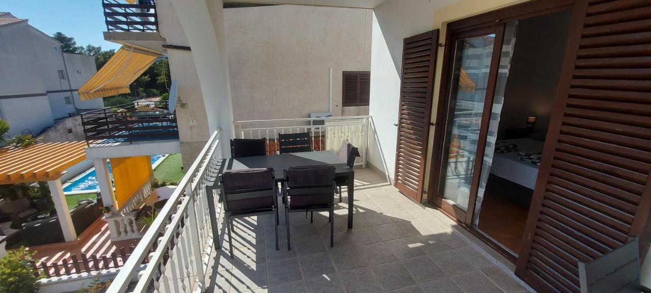 Apartments Skelin Vodice Eksteriør bilde